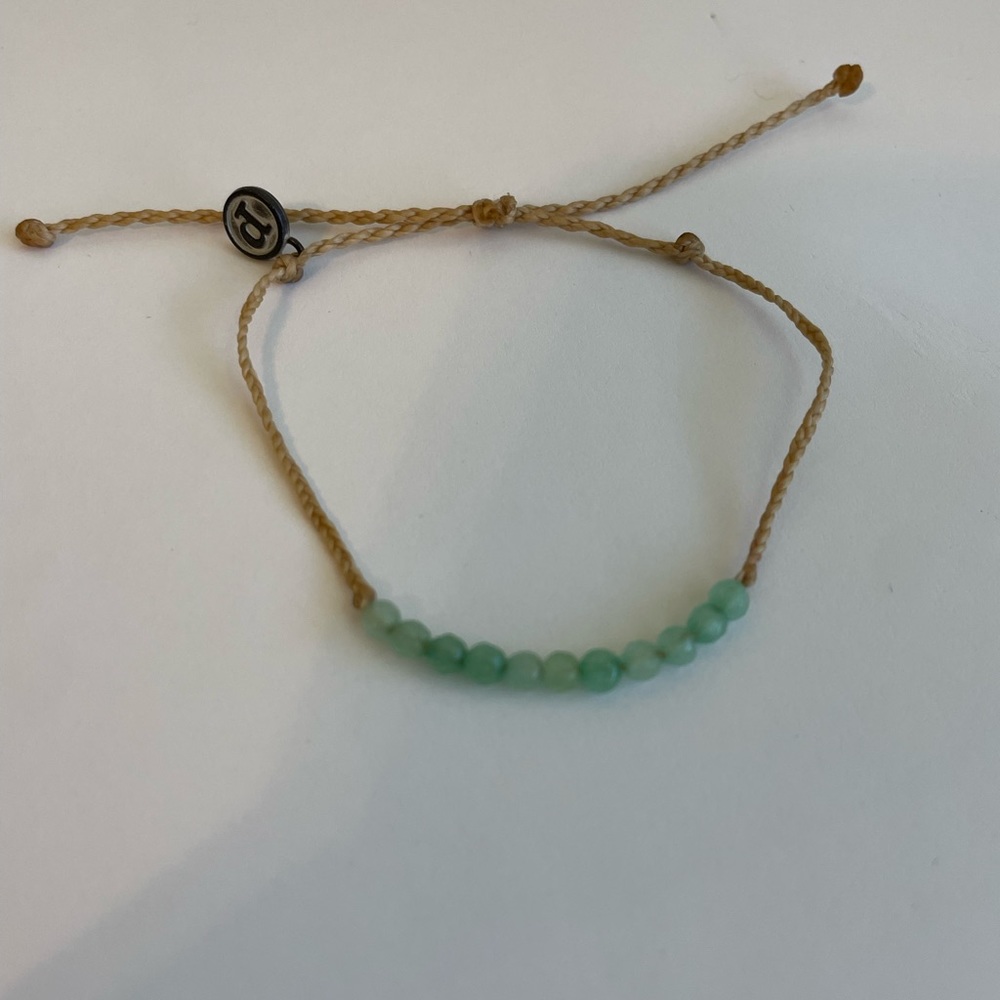 Light green beaded pura vida bracelet